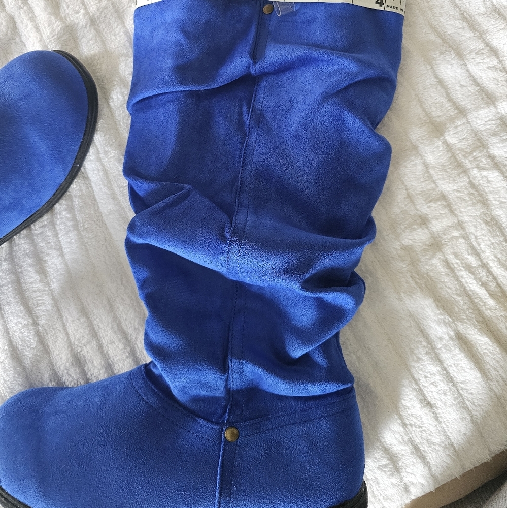 Boots - Picture 2 of 5